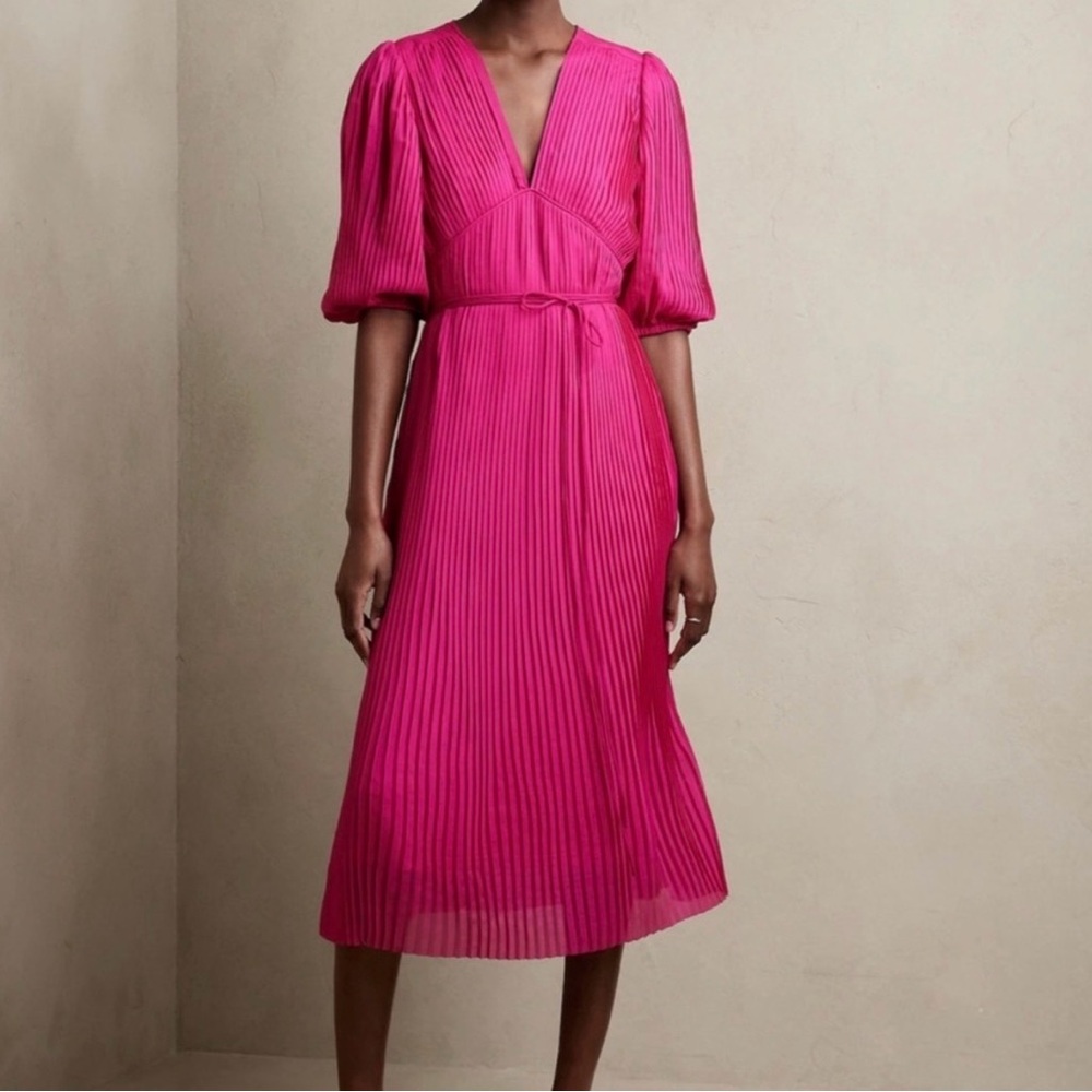 Banana Republic Pink V- Neck Pleated Midi Dress